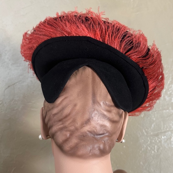 COMELY 1940s\' BLACK FELT TILT WIDE BRIM HAT WITH RED OSTRICH FEATHER TRIM main image 11
